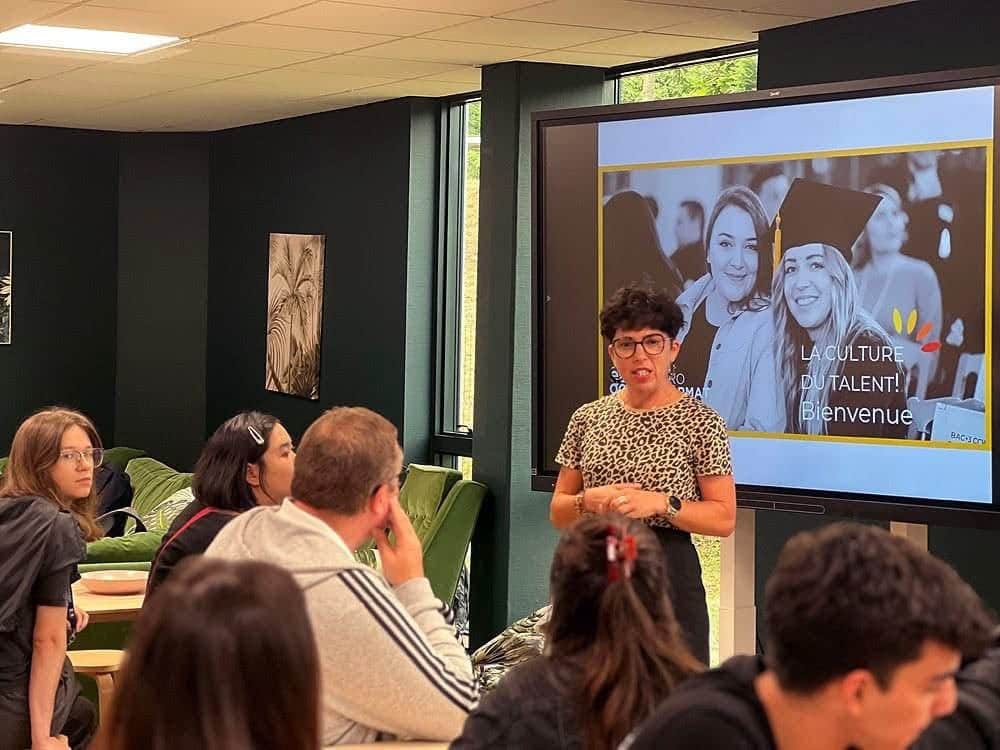 Aurélie Vervoort accueille les participants avec une conférence sur l’intelligence artificielle et l’emploi