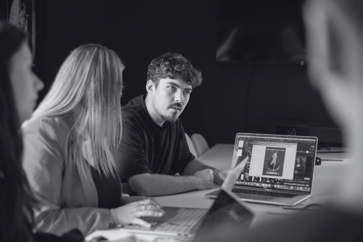 Alexandre, Assistant Communication et Webmarketing en alternance dans notre école Mulhouse. Il participe activement à la gestion des projets de communication et au développement de la présence digitale de l’école.