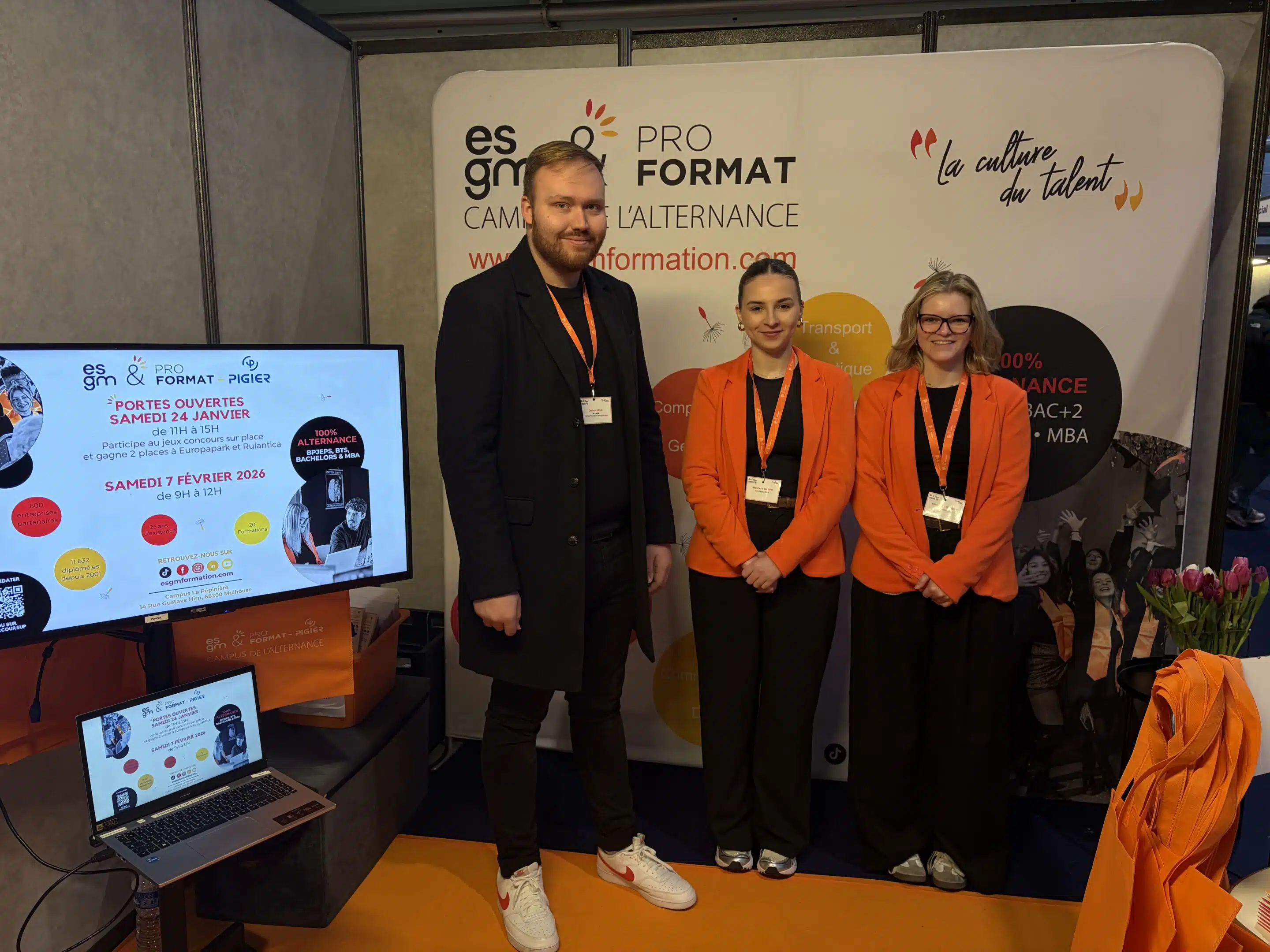 Stand Transport et Logistique au Salon de l’Orientation de Mulhouse. Nos équipes présentent les formations en transport et logistique et accompagnent les futurs étudiants dans leur choix d’orientation à notre école Mulhouse.